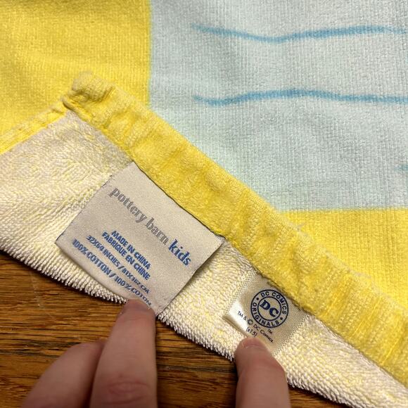Pottery Barn Kids Wonder Woman Beach Towel Yellow White Blue Red - Picture 7 of 7